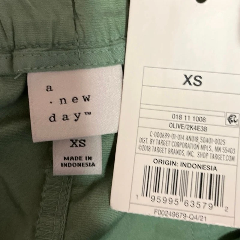 A New Day Women's Green High-Rise Casual Fit Elastic Waist Poplin Shorts Size XS - Image 3