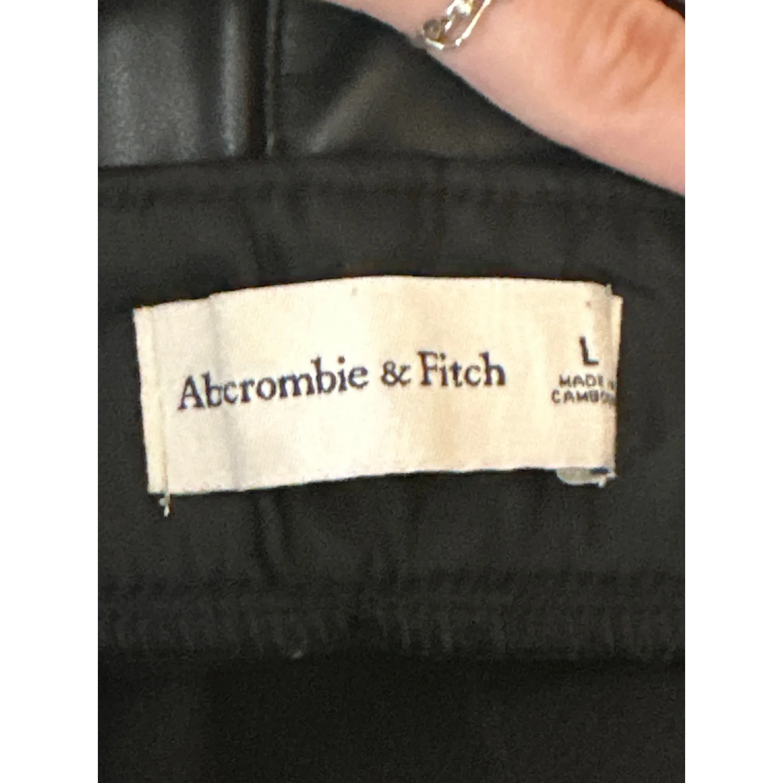 Abercrombie & Fitch Black Faux Vegan Leather Elastic Waist Wide Leg Shorts Sz L - Image 4