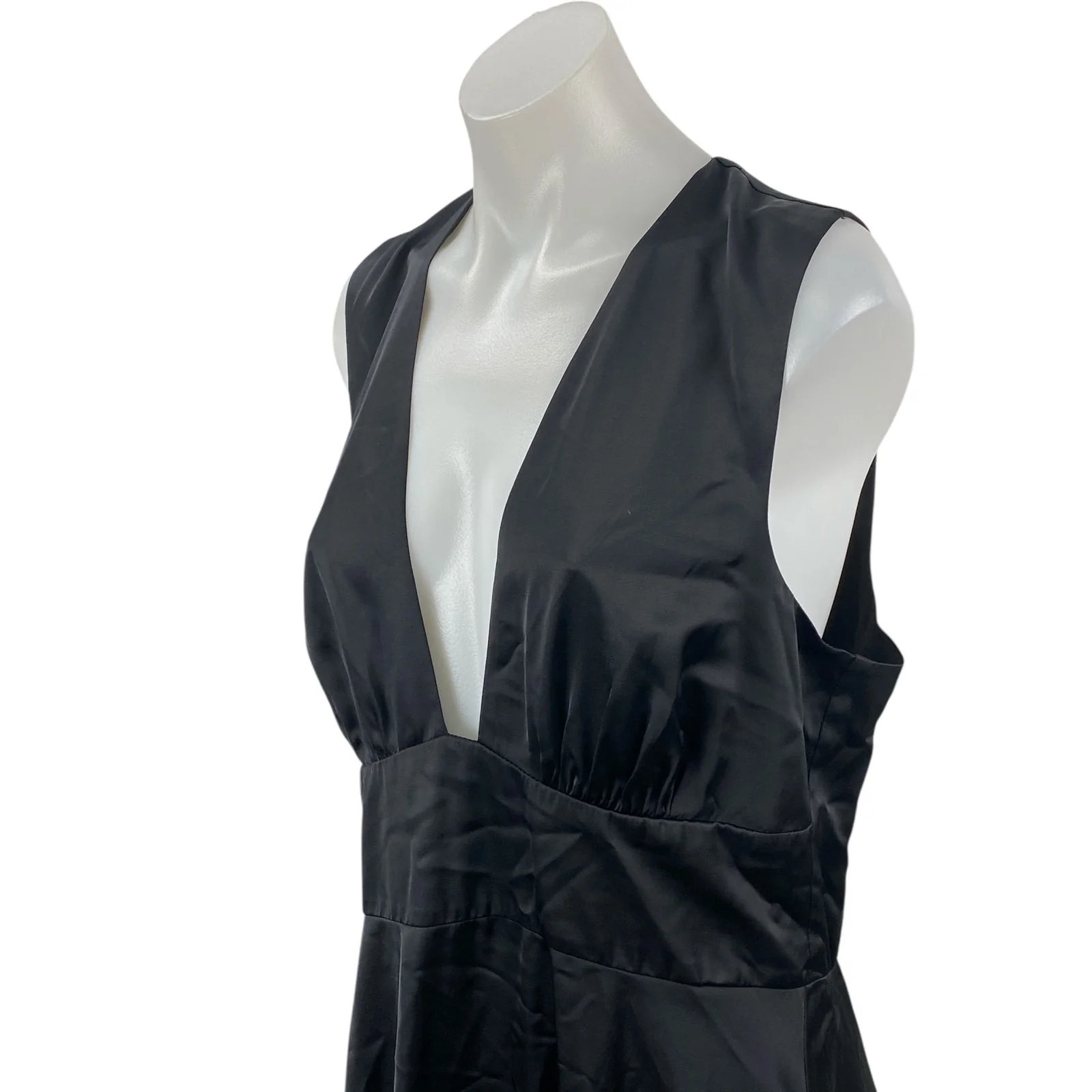 Abercrombie & Fitch Black Silk Satin Plunge Sleeveless Fit & Flare Mini Dress L - Image 3