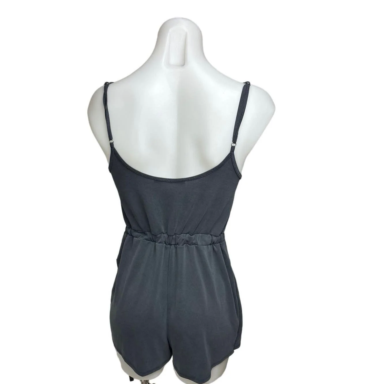 Abercrombie & Fitch Grey Camisole Sleeveless Faux Wrap V-Neck Skort Romper Sz S - Image 3