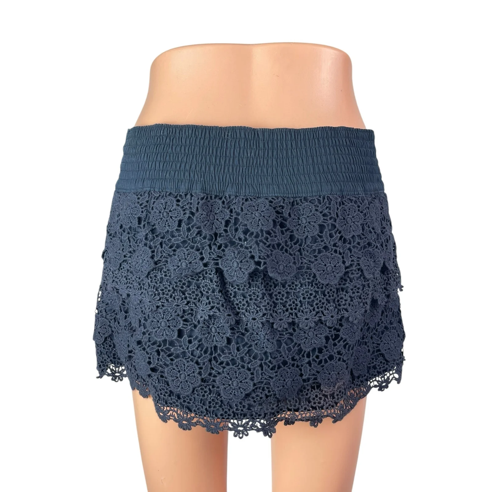 Abercrombie & Fitch Navy Blue Floral Lace Mid Waist Straight Mini Skirt Size S - Image 2