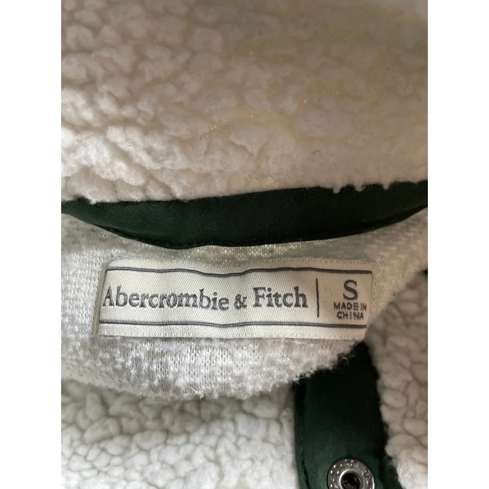 Abercrombie & Fitch White Green Quilted Faux Sherpa Snap Sweater Top Size S - Image 5