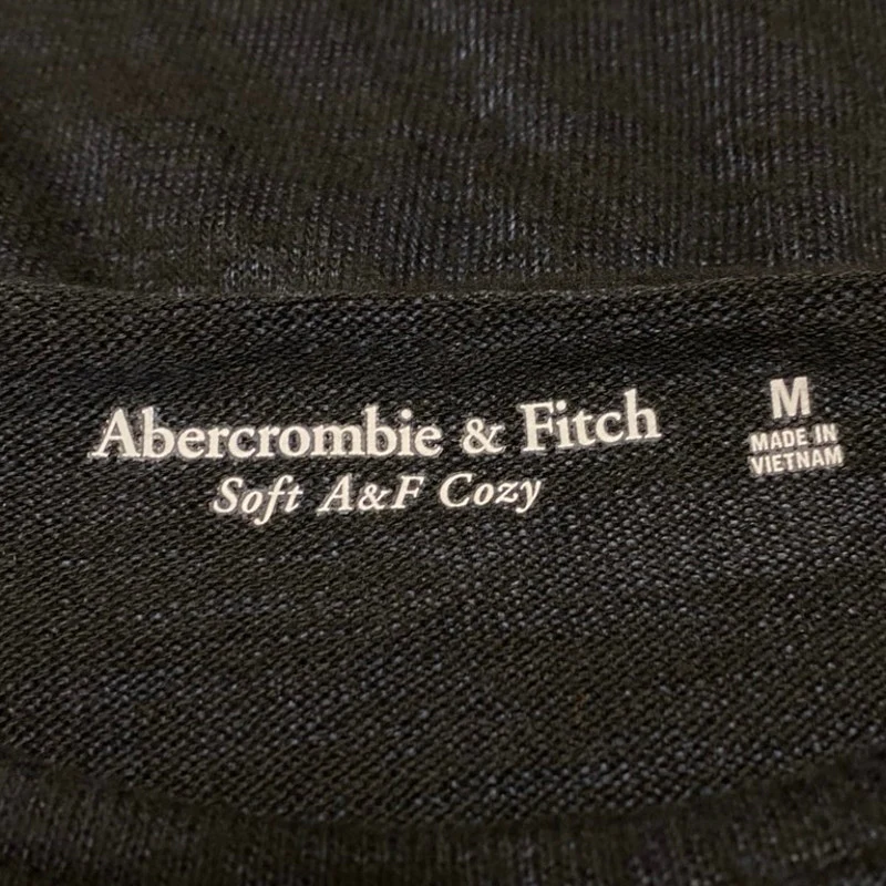 Abercrombie & Fitch Women's Black Crewneck Long Sleeve Tee T-shirt Top Size M - Image 3
