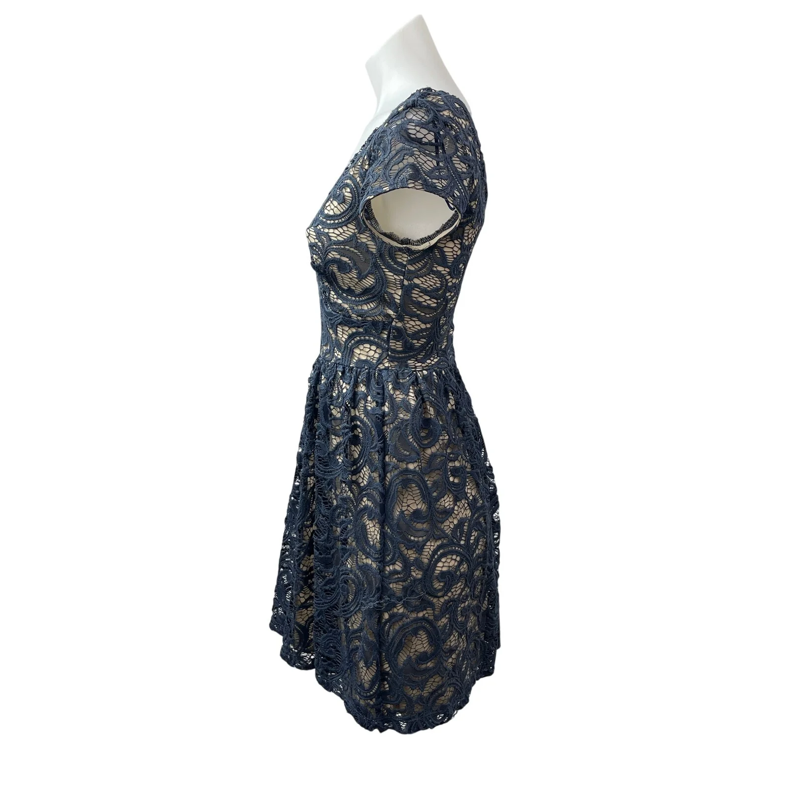 Alya Women's Paisley Lace Overlay V Neck Cap Sleeve Mini Flare A-Line Dress XS - Image 3