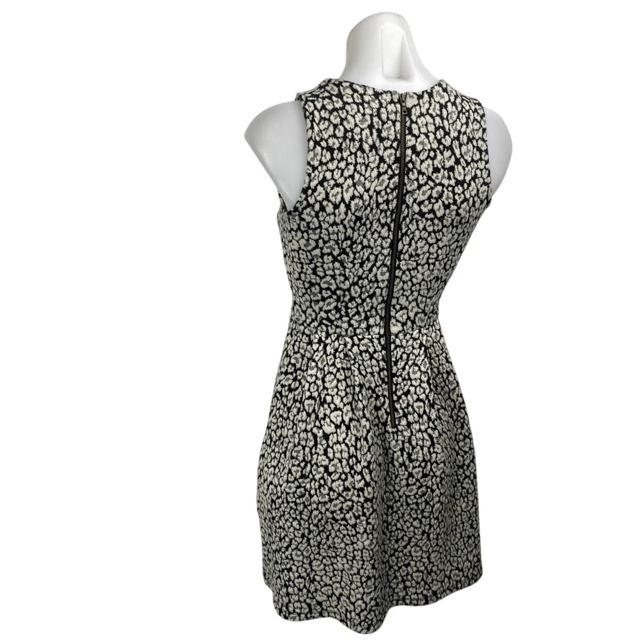 Ann Taylor LOFT Black White Sleeveless Pleated Fit & Flare Mini Dress Size 00 - Image 2