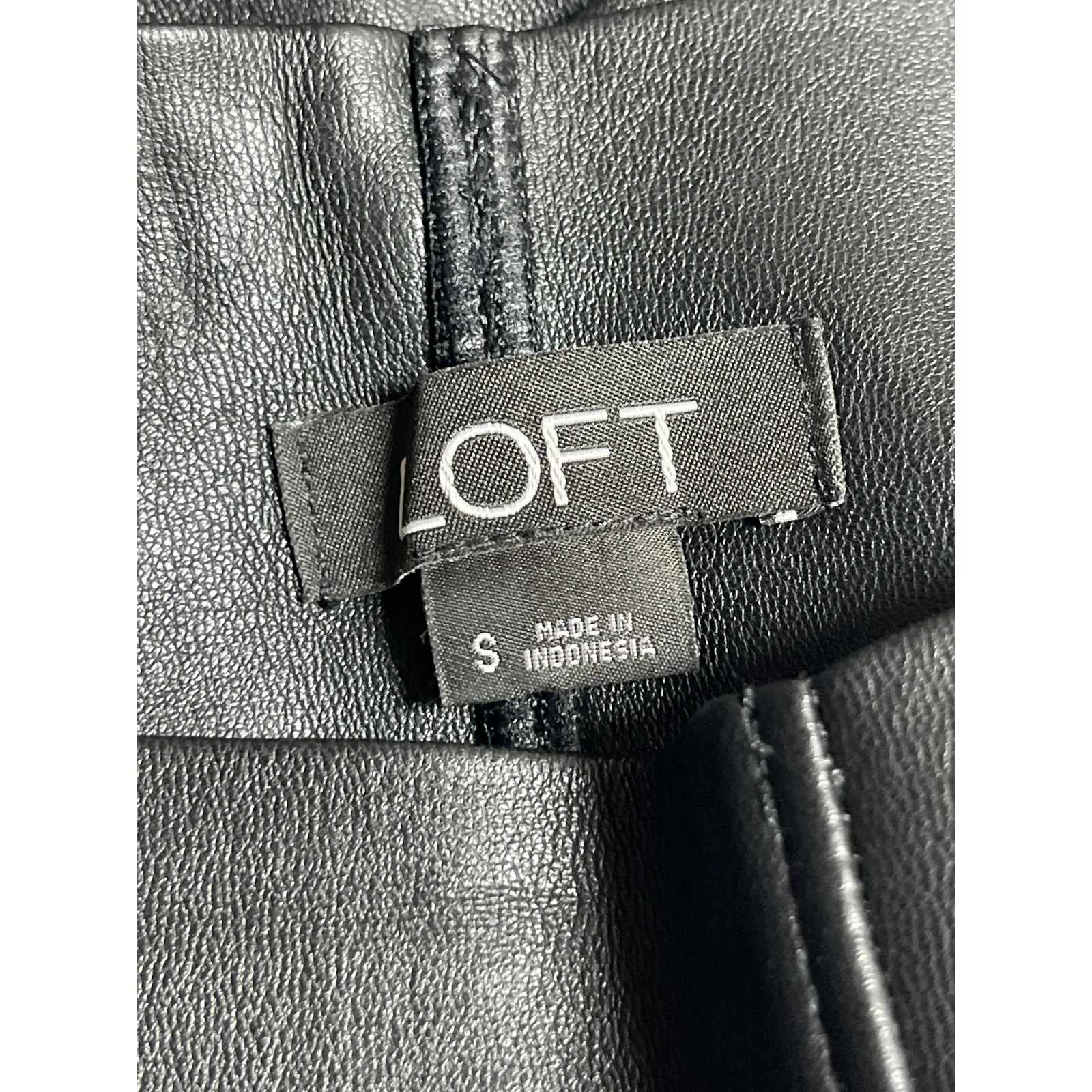 Ann Taylor LOFT Women's Black Faux Vegan Leather Activewear Biker Shorts Size S - Image 3