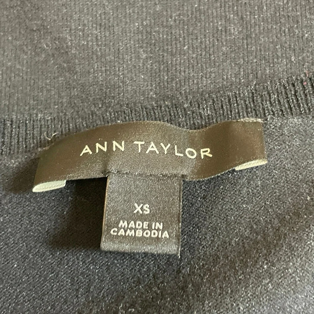 Ann Taylor Women's Black Crew Neck Short Sleeve Slim Sweater Tee T-Shirt Top XS - Image 4