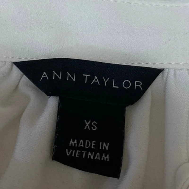 Ann Taylor Women's White Ruffle Flutter Sleeve Tie V-Neck Blouse Top Size XS - Image 3