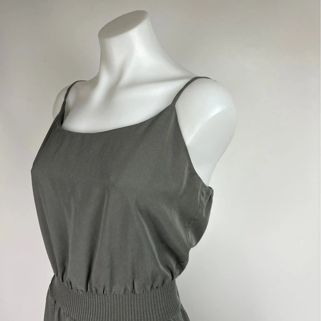 Anthropologie Nisa Olive Green Spaghetti Strap Blouson Jogger Jumpsuit Size M - Image 5