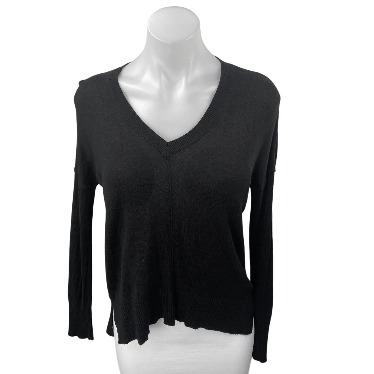 Aqua Women's Black V-neck Long Sleeve Knit Pullover Sweatshirt Sweater Top Sz XS