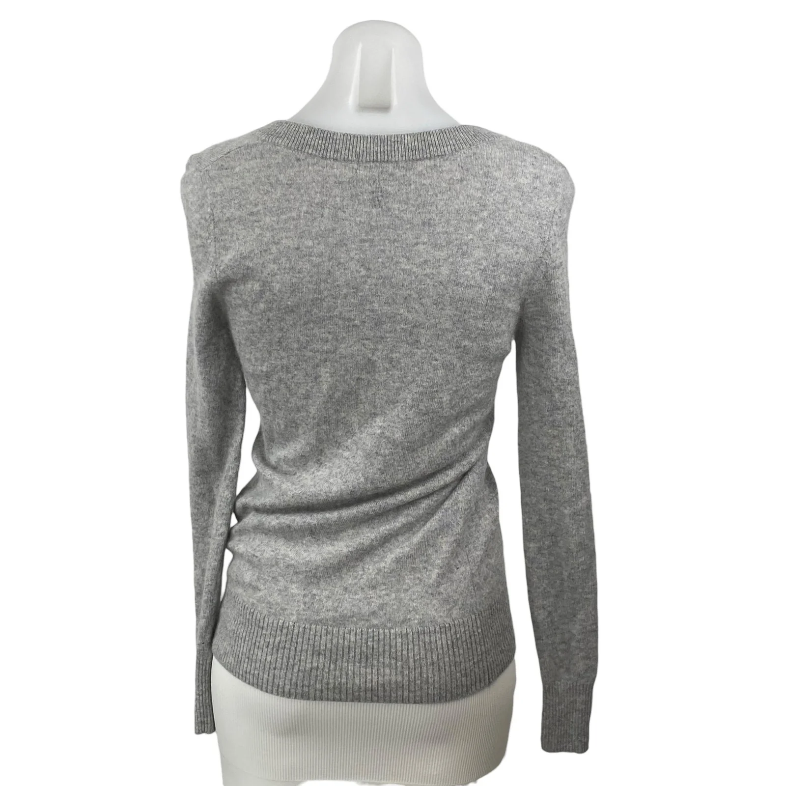 Aqua Women's Gray 100% Cashmere Long Sleeve V Neck Knit Sweater Top Size XS - Image 4
