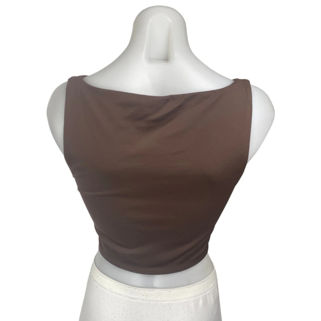 Aritzia Babaton Brown Sleeveless Scoop Neck Cami Camisole Tank Crop Top Size L - Image 2