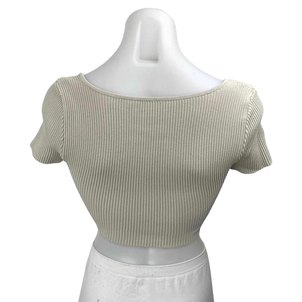 Aritzia Babaton Gray Short Sleeve Ribbed Knit Sculpt Square Neck Crop Top Sz XS - Image 2
