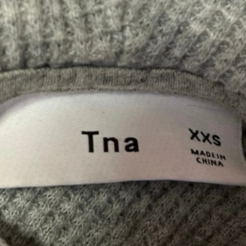 Aritzia TNA Gray Waffle Knit Long Sleeve Hooded Hoodie Crop Sweater Top Size XXS - Image 3