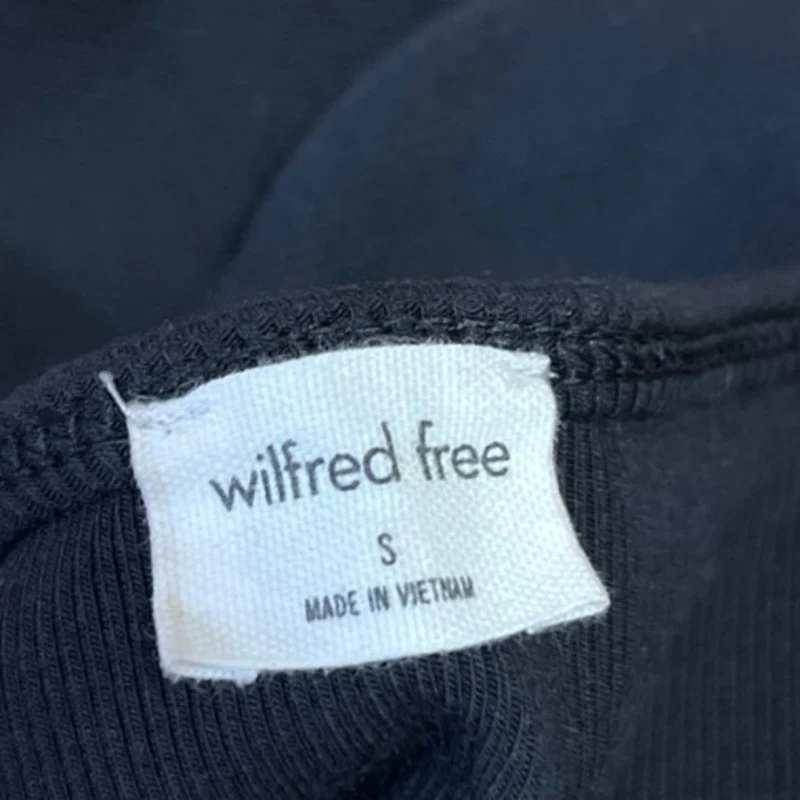 Aritzia Wilfred Black Ribbed Knit Puff Sleeve Hook & Loop Crop Top Blouse Size S - Image 3