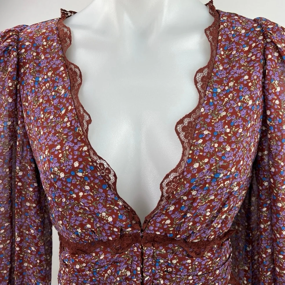 ASTR The Label NWT Zanna Brown Purple Ditsy Floral Lace Trim Long Sleeve Top S - Image 3