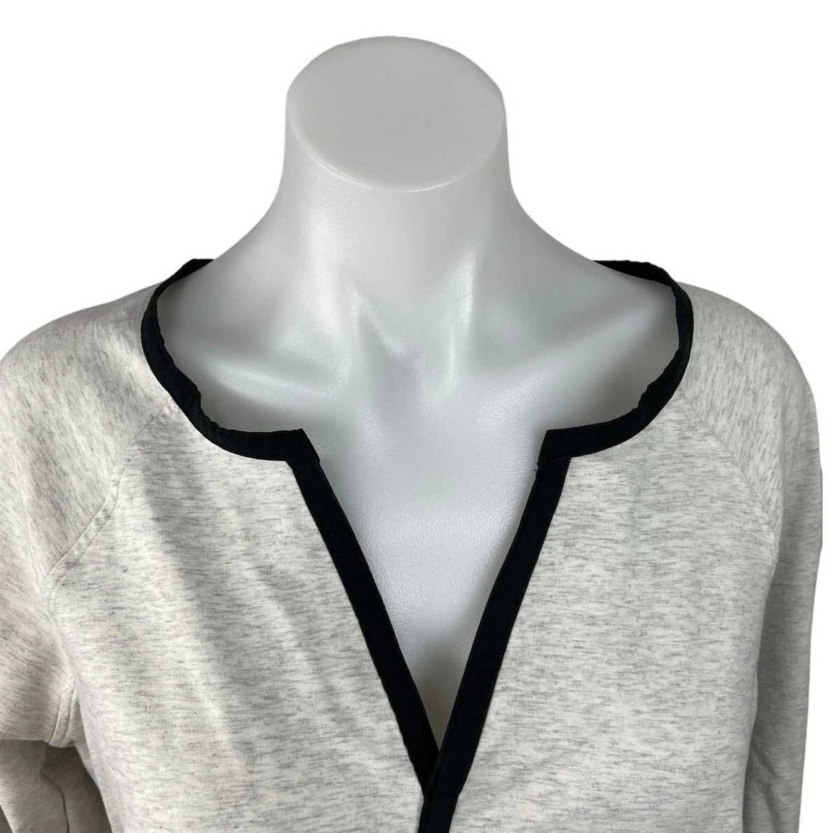 Athleta White Black V Neck Tie Hem Raglan Sentry Pullover Sweatshirt Size M - Image 2