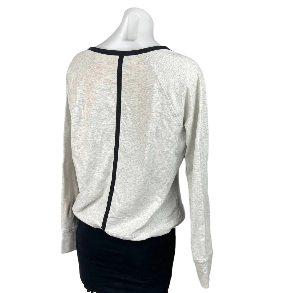 Athleta White Black V Neck Tie Hem Raglan Sentry Pullover Sweatshirt Size M - Image 3