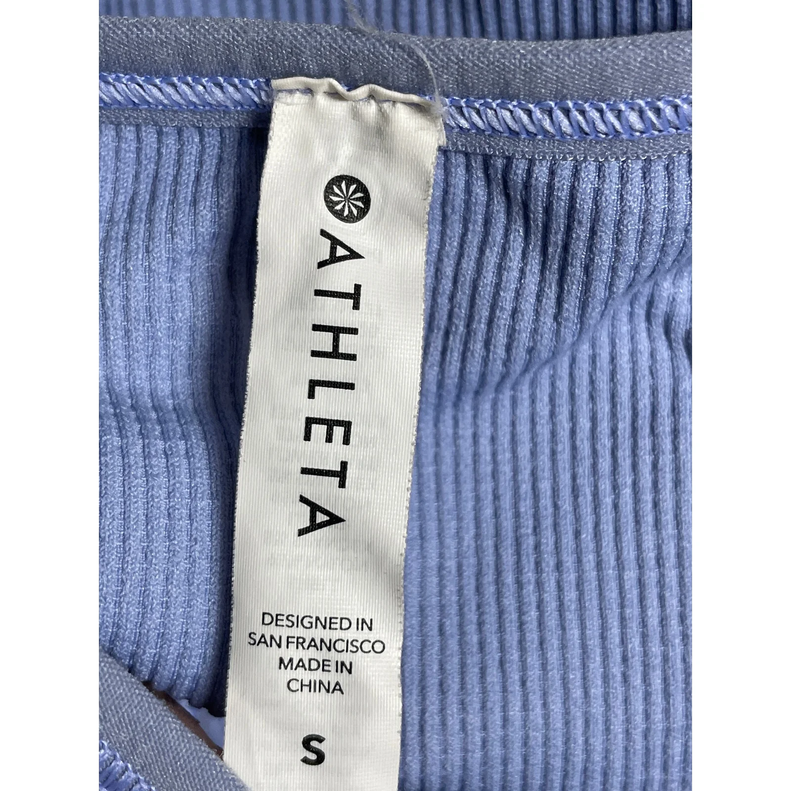 Athleta Women's Blue Ribbed Knit Sleeveless Yoga Workout Athletic Crop Top Sz S - Image 5