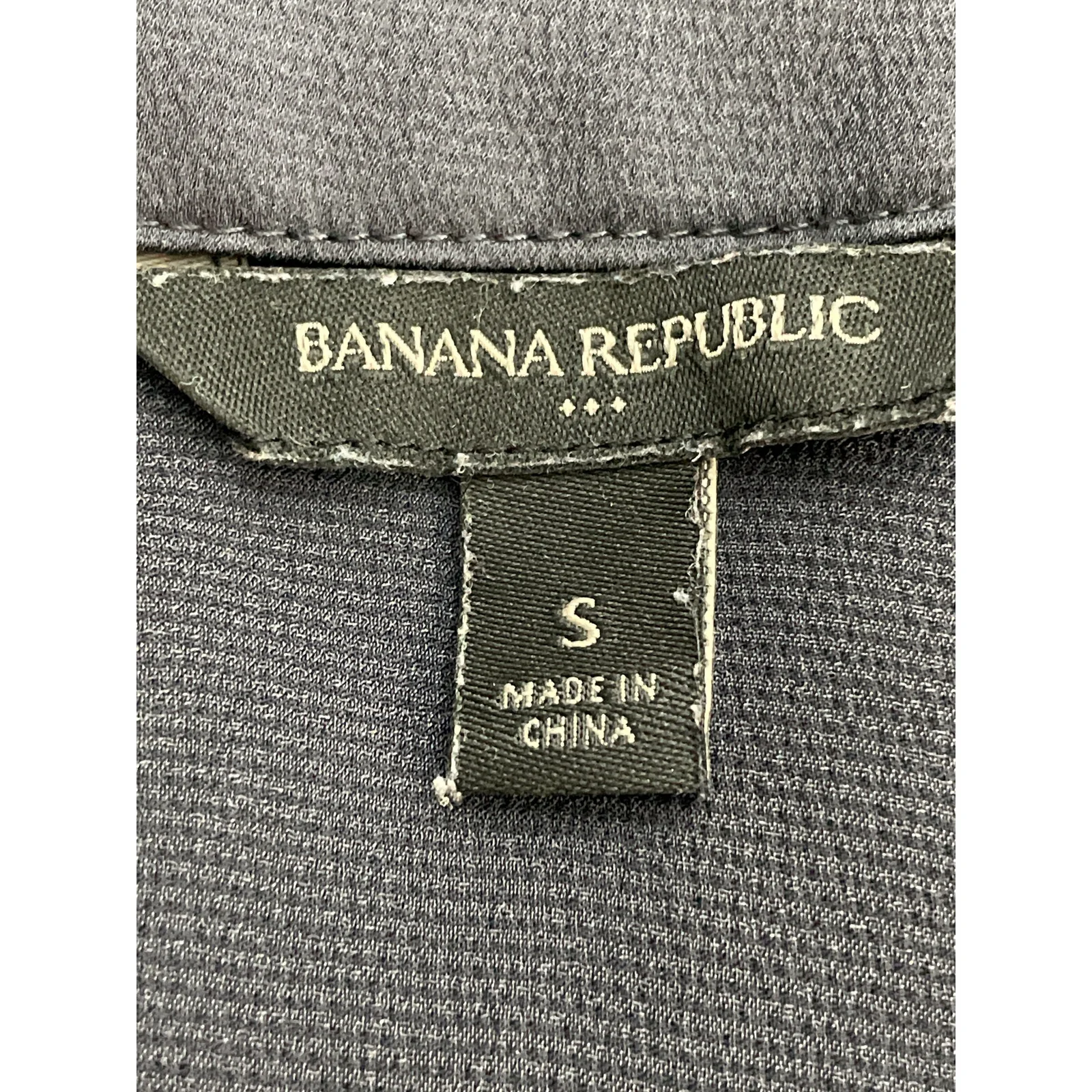 Banana Republic Black Silky Satin Flutter Sleeve Scoop Neck T-Shirt Blouse Top S - Image 5
