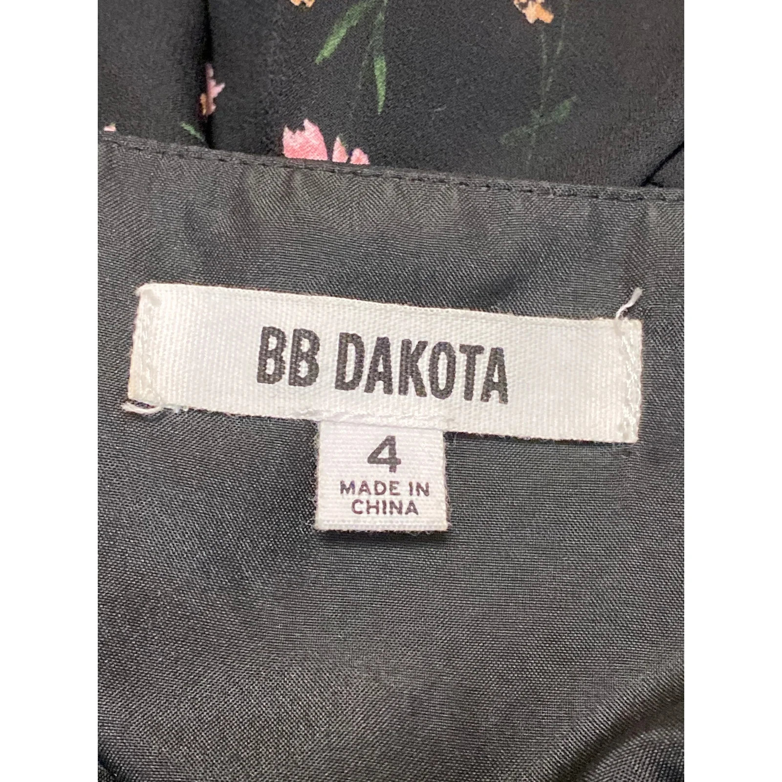 BB Dakota Black Floral V Neck Short Sleeve Tie Mini A-Line Flare Wrap Dress Sz 4 - Image 3
