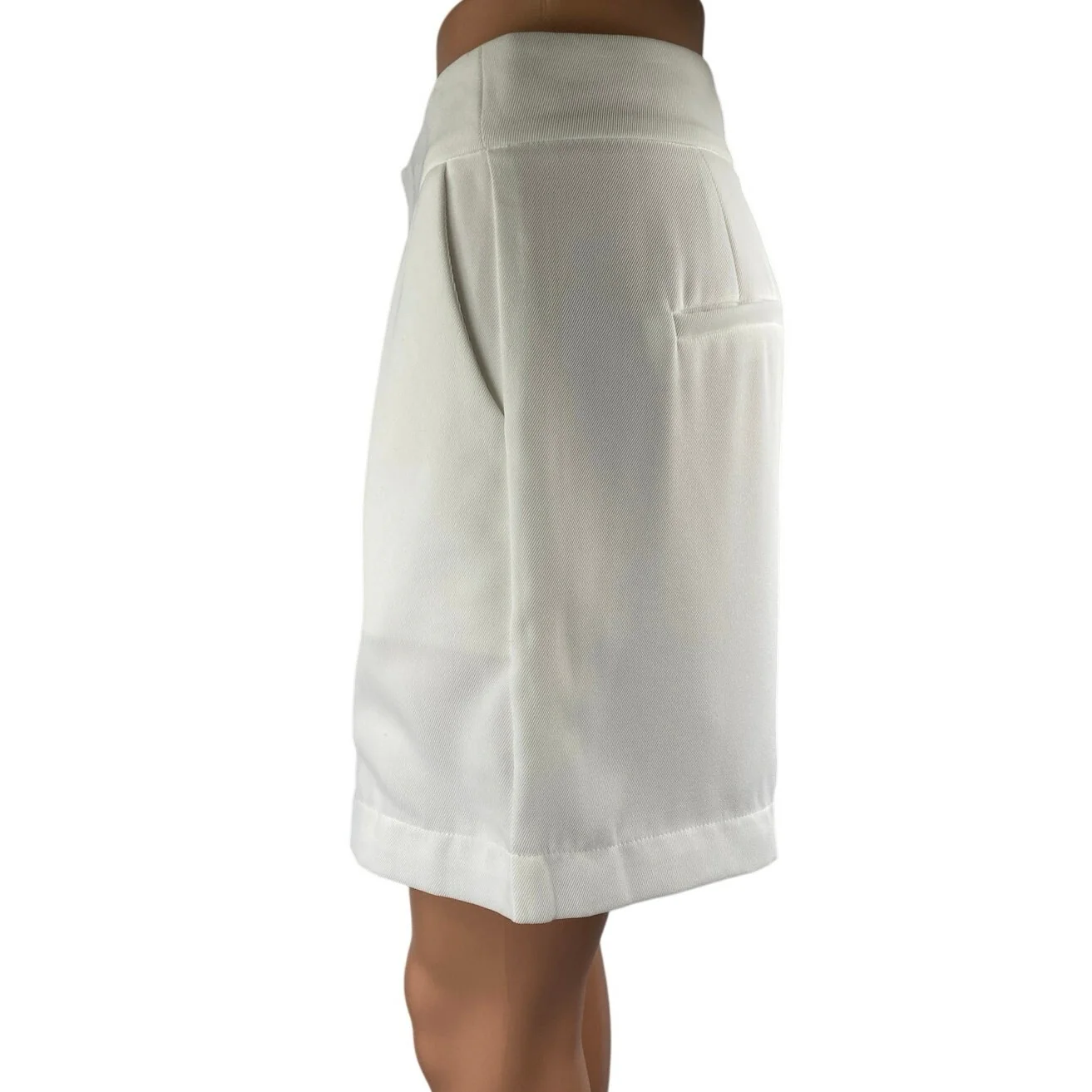 Bishop + Young Women's White High Waisted Pleated Wide Leg Casual Shorts Size M - Image 2