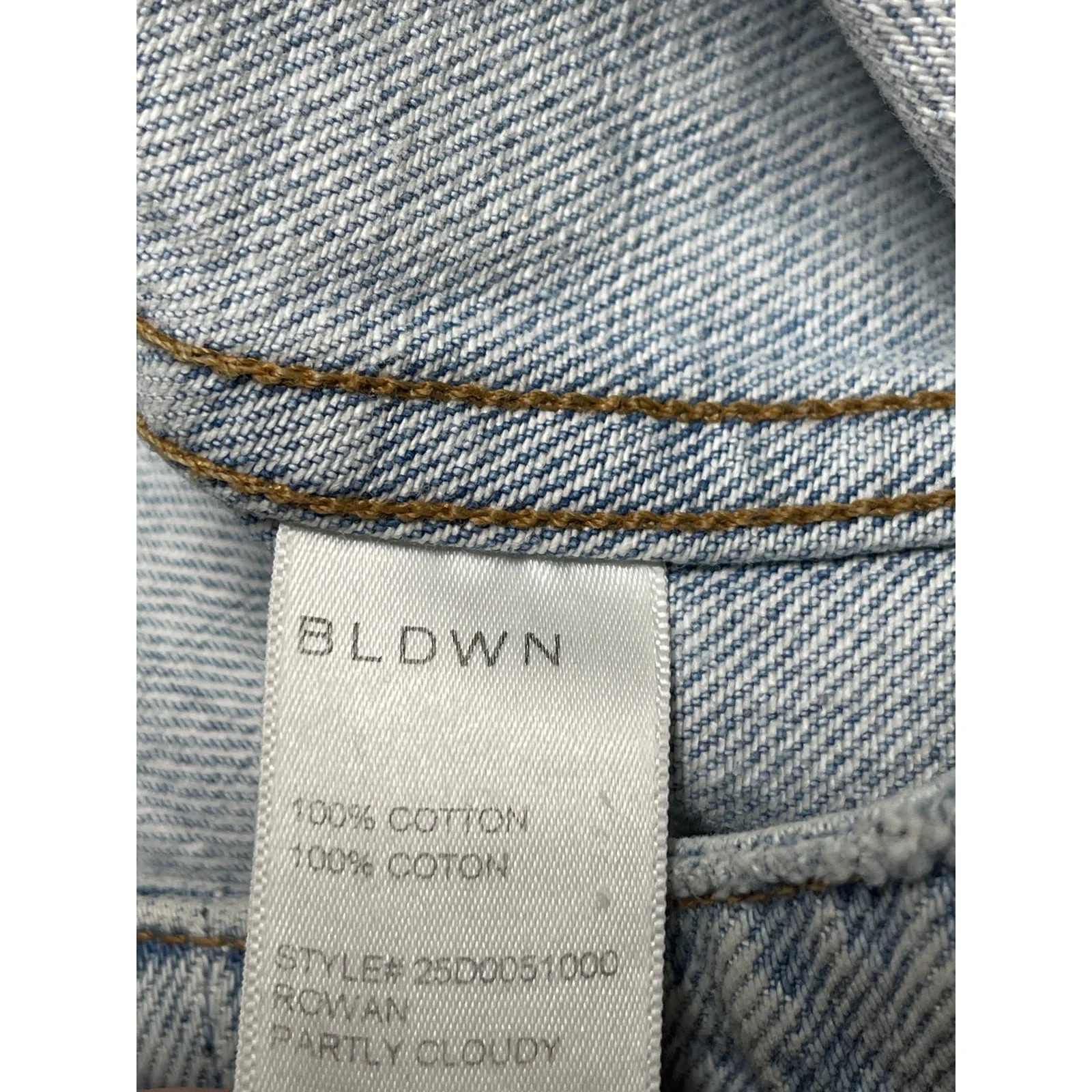 BLDWN Women's Blue Light Wash Long Sleeve Button Up Denim Jean Jacket Size S - Image 8
