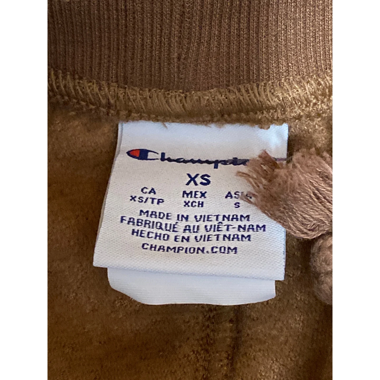 Champion Women's Brown Teddy Sherpa Fuzzy High Waisted Cargo Shorts Size XS - Image 5