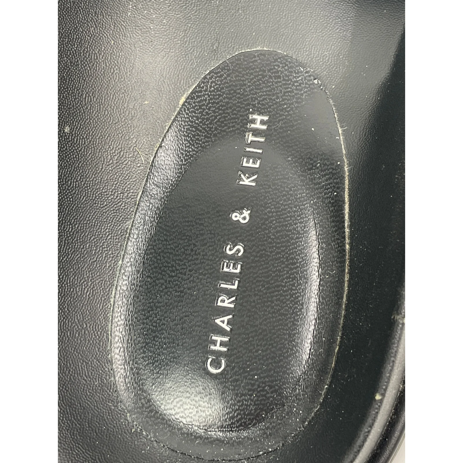 Charles & Keith Black Gold Chain Accent Slip On Round Toe Flats Mules 37 US 7 - Image 6