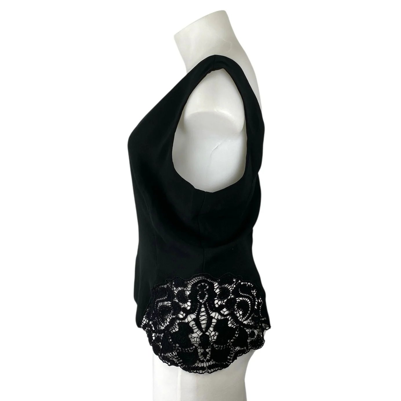 Chelsea 28 Women's Black Sleeveless Lace Inset V-neck Crop Blouse Tank Top Sz XL - Image 2