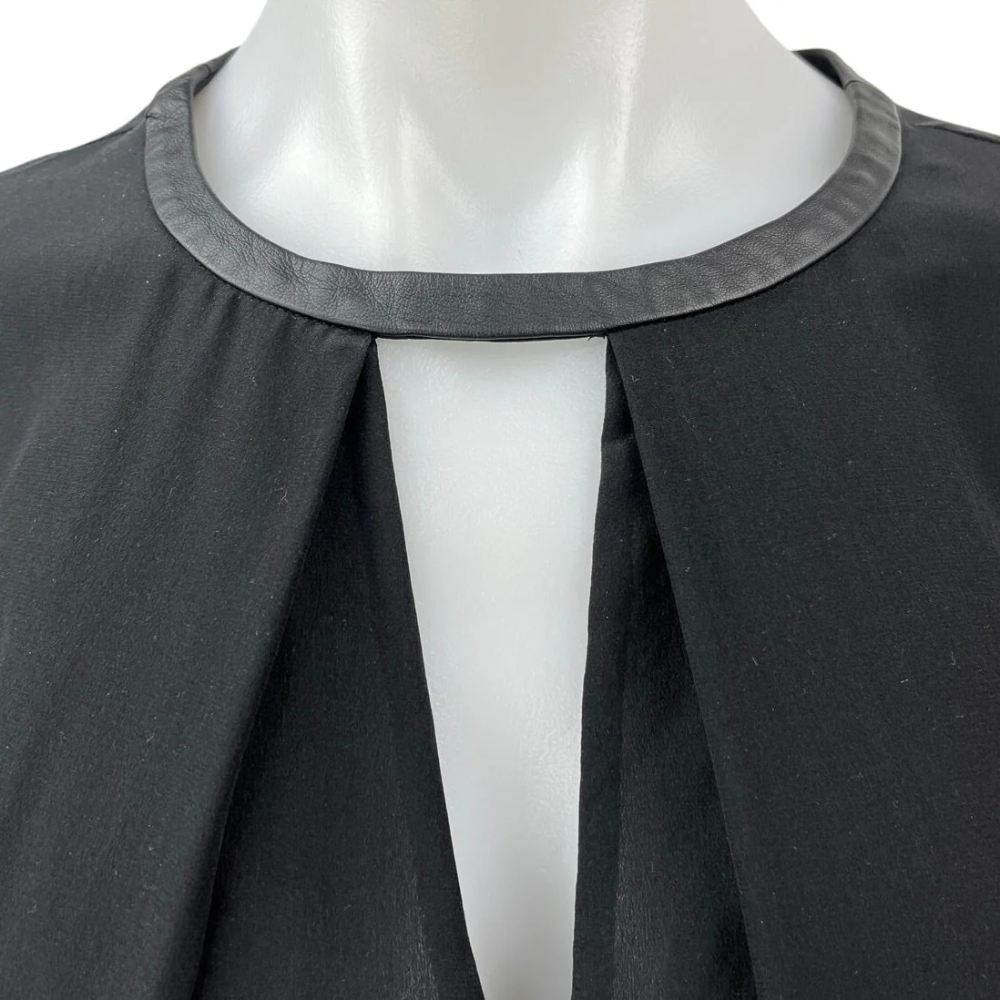 Club Monaco Black 100% Silk 100% Leather V Neck Long Sleeve Blouse Top Size M - Image 3