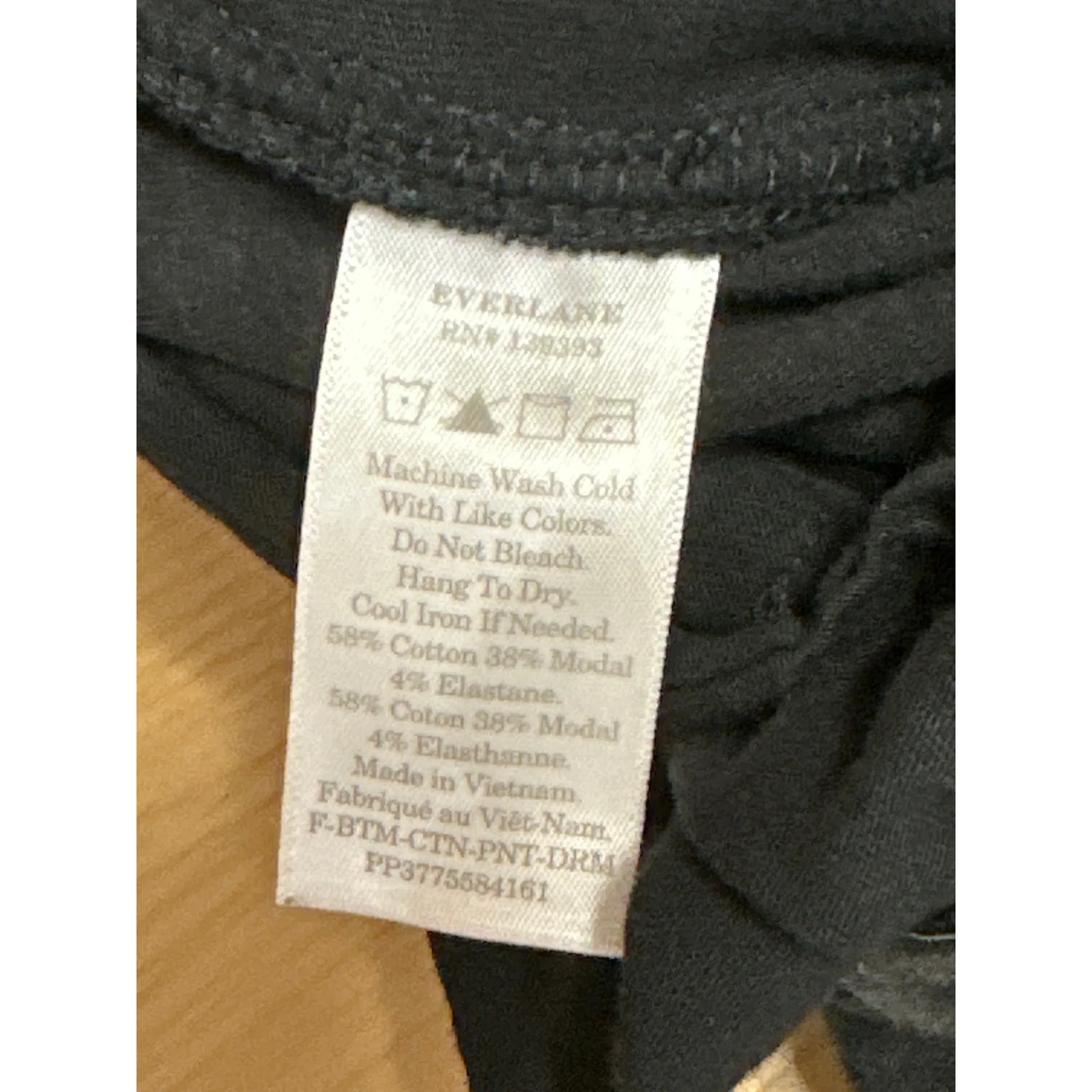 Everlane Women's Black Mid Rise Elastic Waist Tapered Skinny Trousers Pants Sz S - Image 5