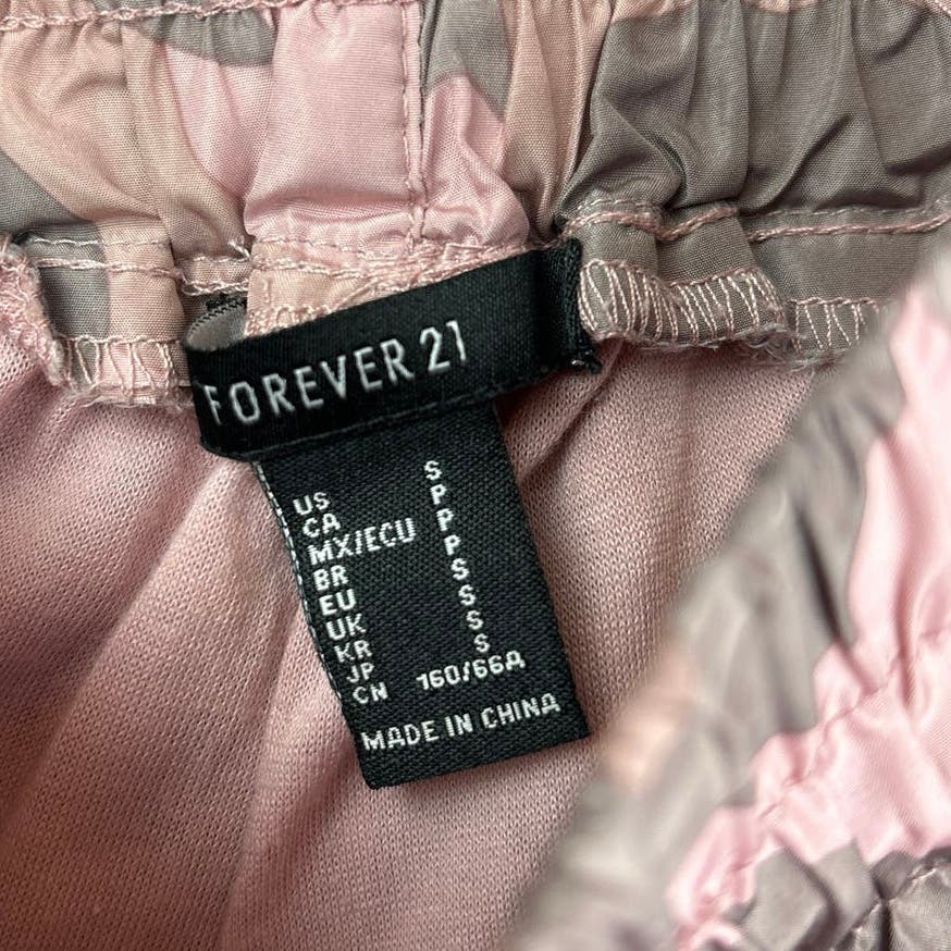 Forever 21 Pink Gray Camouflage Army Print Windbreaker Track Running Shorts Sz S - Image 4