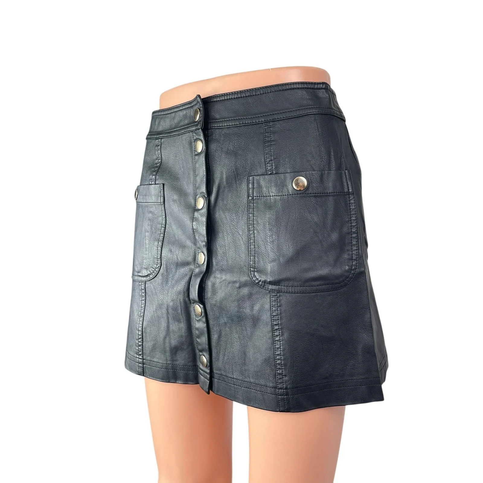 Forever 21 Women's Black Faux Vegan Leather Mini Utility Cargo A-Line Skirt 27 - Image 2