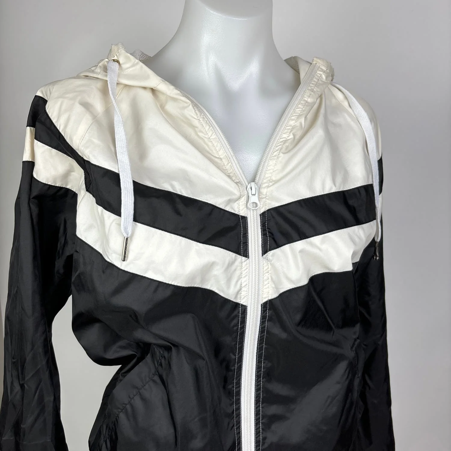 Forever 21 Womens Black White Zip Up Hooded Drawstring Windbreaker Jacket Size S - Image 4