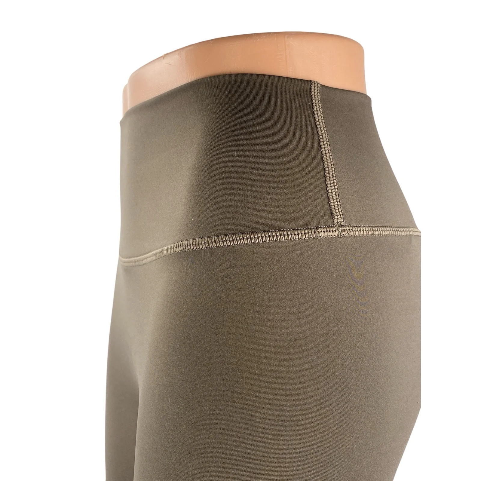 FORM Women's Green Mid Rise Yoga Workout Running Athletic Biker Shorts Size S - Image 3