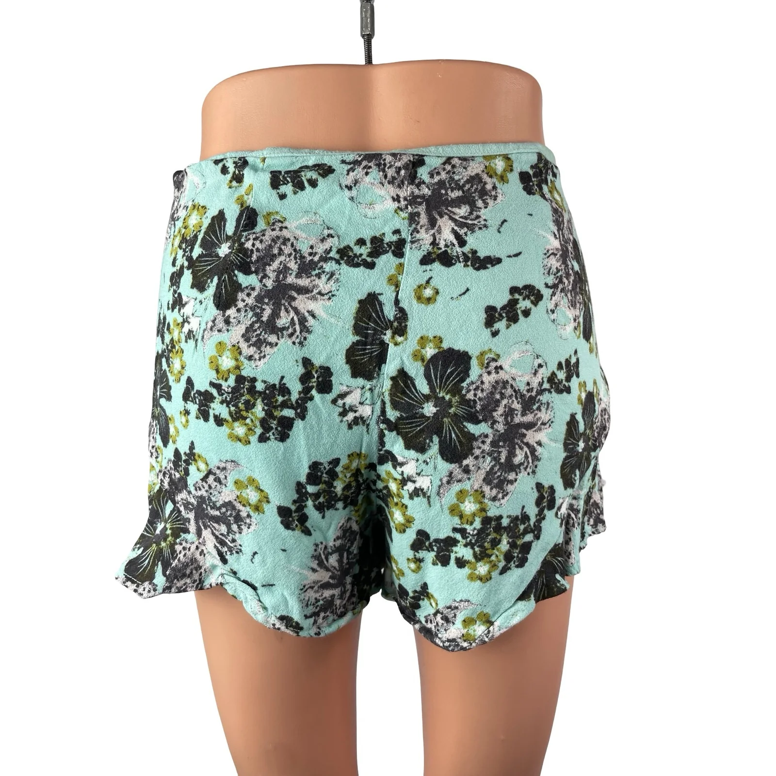 Free People Fiona Women's Green Floral Mid Rise Casual Lounge Flutter Shorts 4 - Image 3