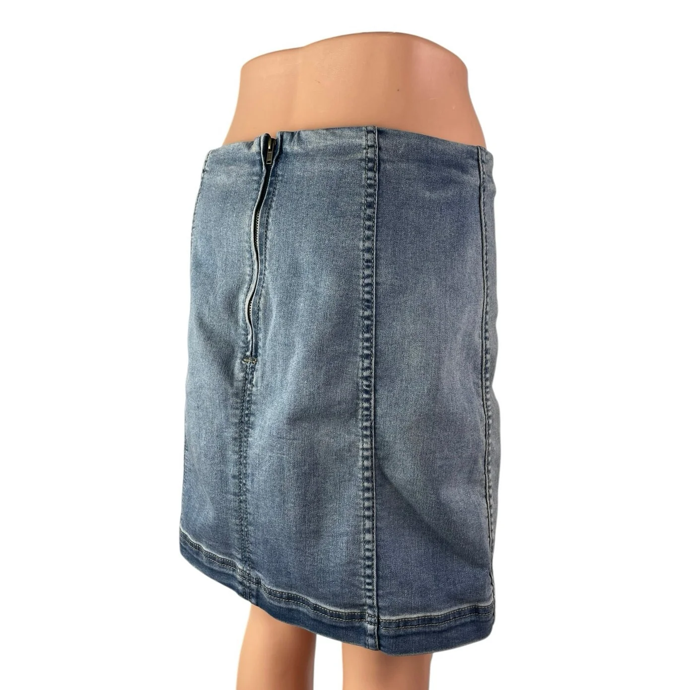 Free People Women's Blue Denim Back Zip Mini Pencil A-Line Jeans Skirt Size 12 - Image 2