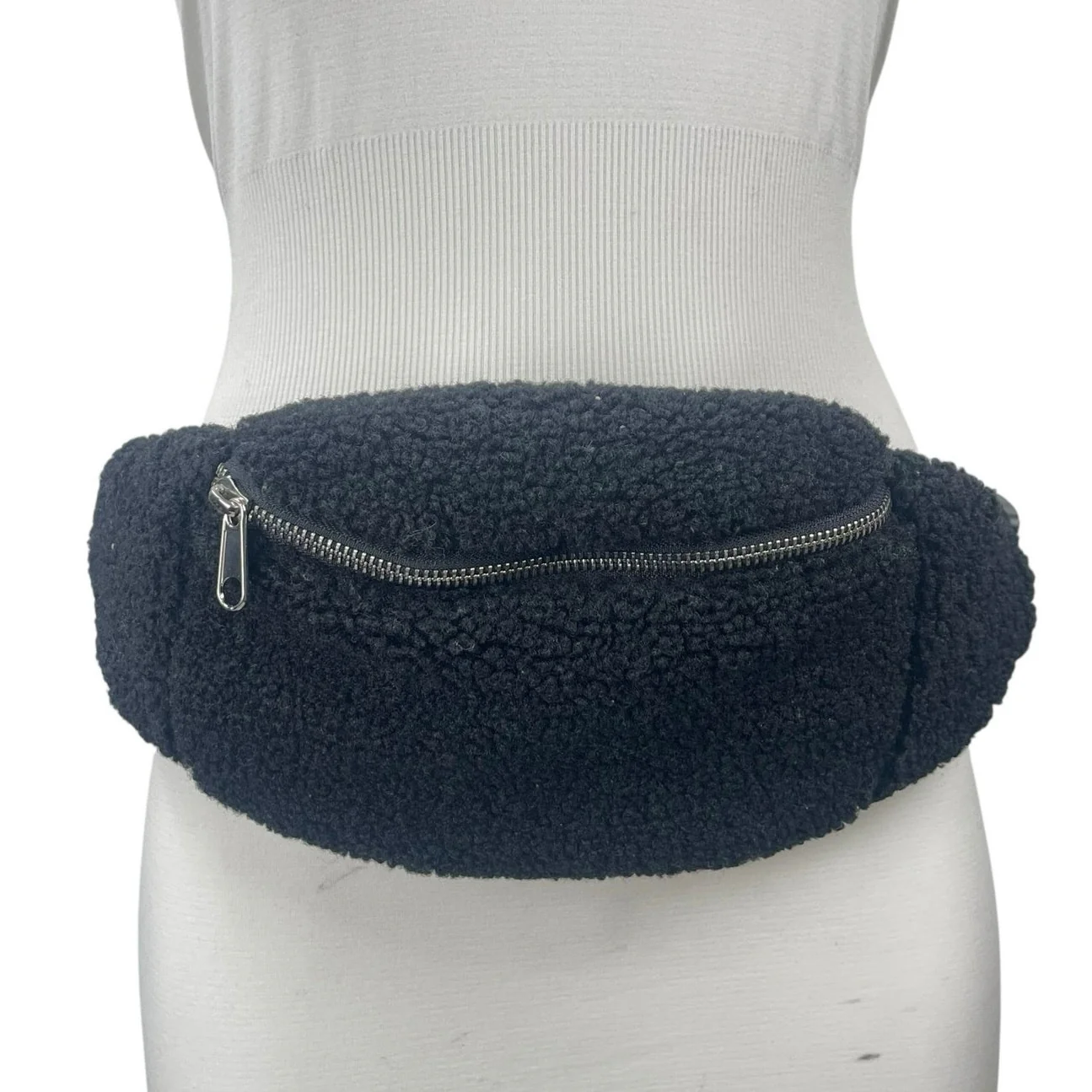 GAP Women's Black Faux Sherpa Fur Fanny Pack Adjustable Sling Borg Bum Belt Bag - Image 4