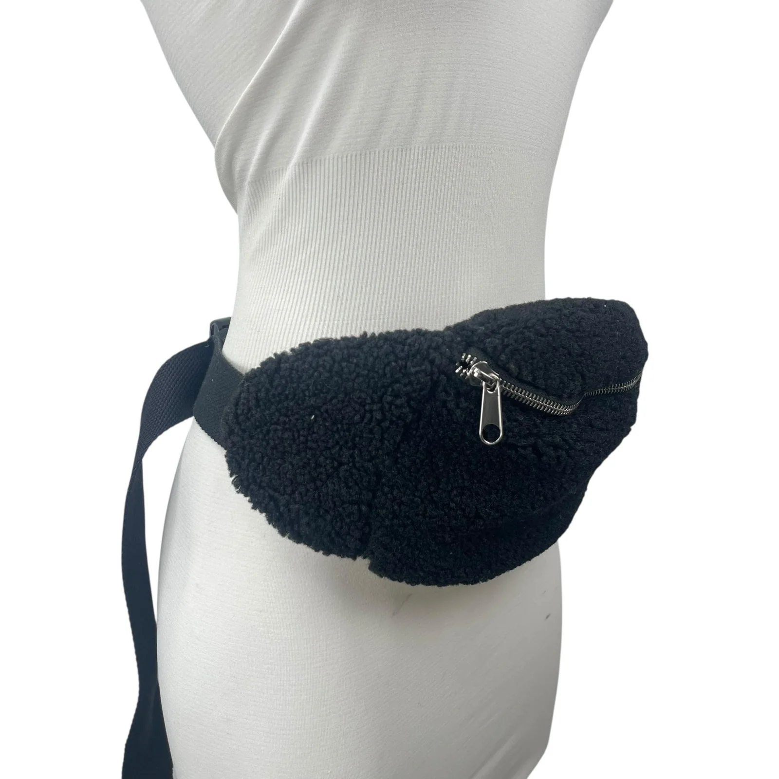 GAP Women's Black Faux Sherpa Fur Fanny Pack Adjustable Sling Borg Bum Belt Bag - Image 5