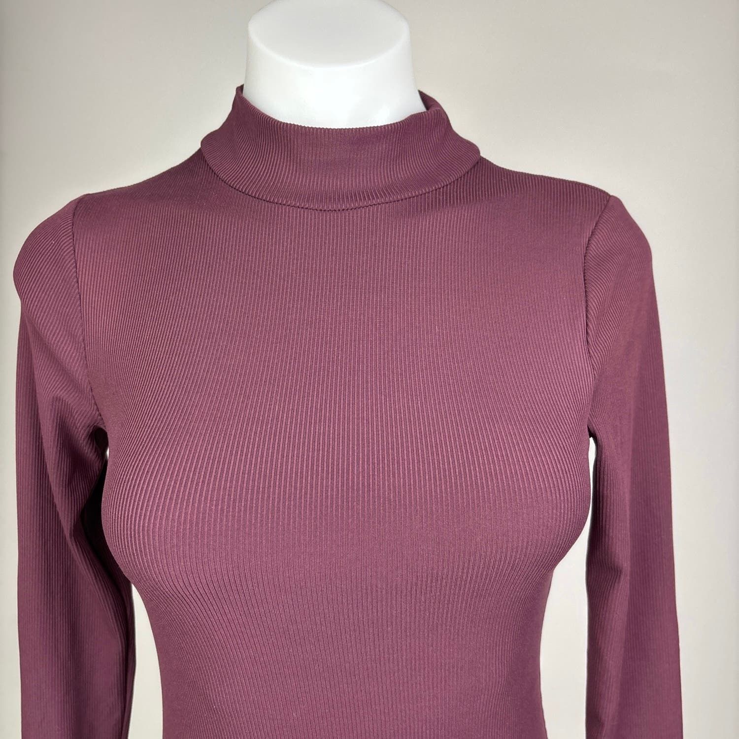 Girlfriend Collective Women's Maroon Ribbed Built In Bra Mock Neck Bodysuit S - Image 4