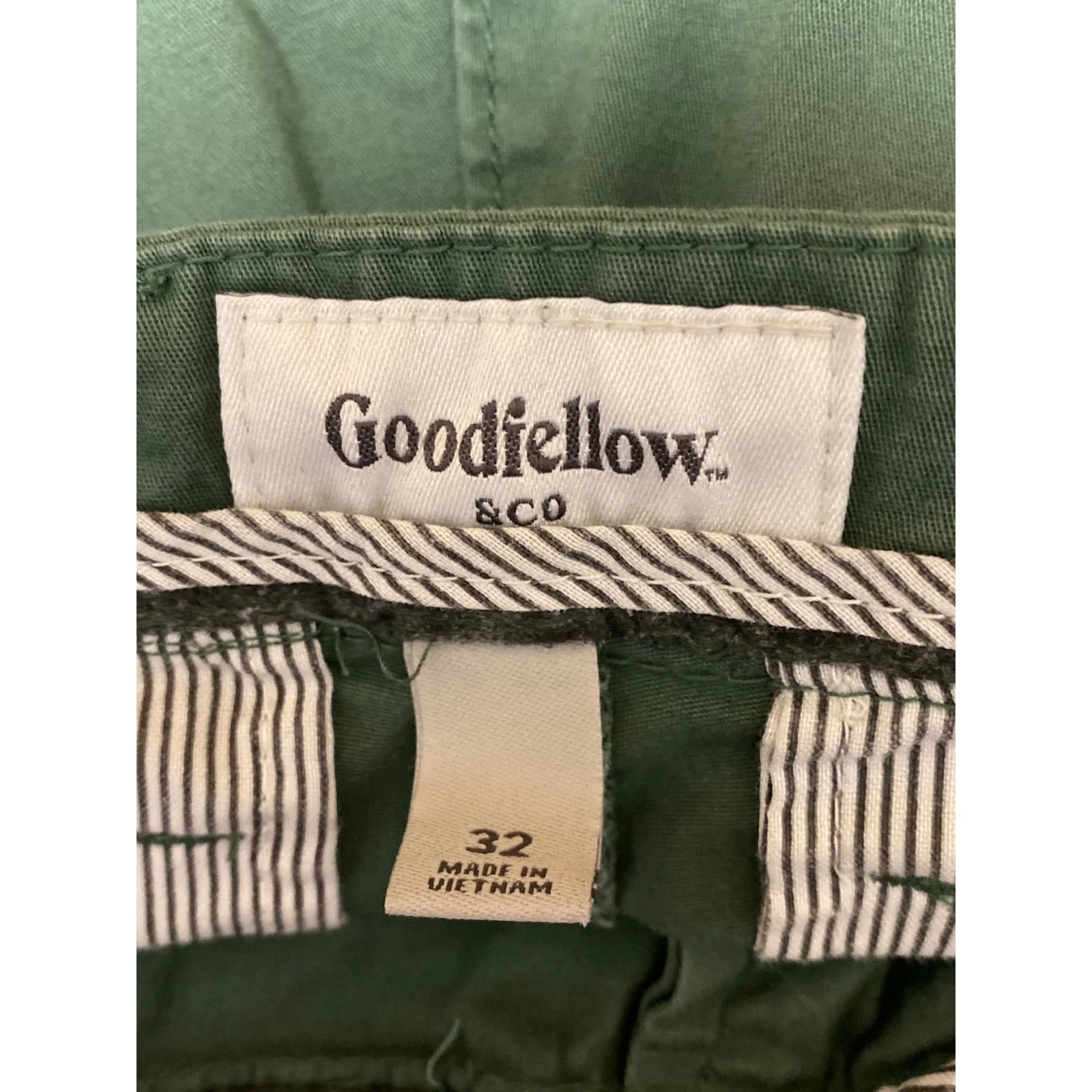 Goodfellow & CO Men's Green High Rise Slim Straight Chino Bermuda Shorts Size 32 - Image 5