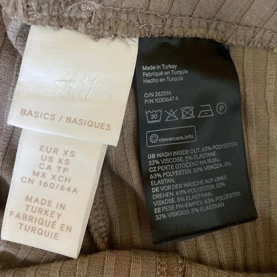 H&M Beige Ribbed Stretch Mid Rise Cropped Flare Leg Activewear Yoga Pants Sz XS - Image 4