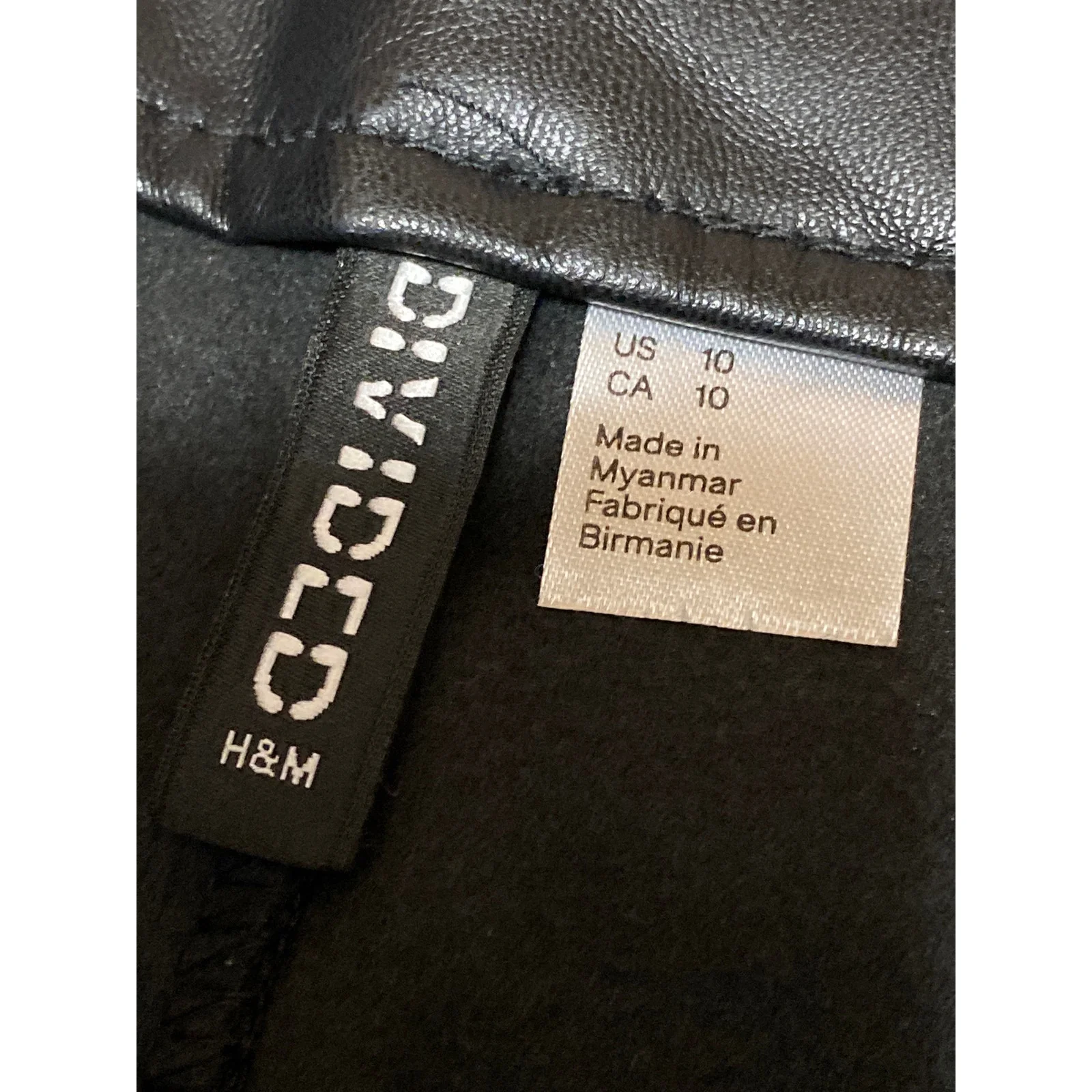 H&M Divided Womens Black Faux Leather Vegan High Rise Casual Mini Shorts Size 10 - Image 4