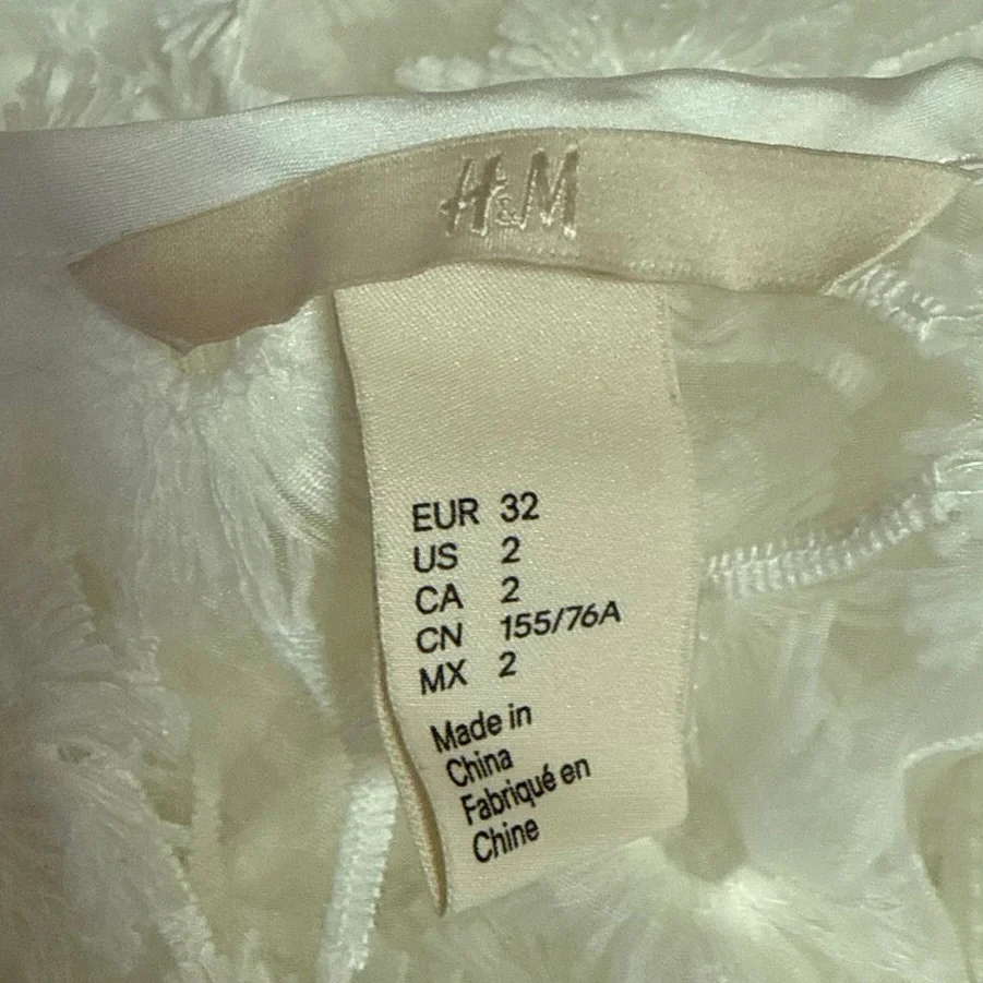 H&M White 3D Floral 3/4 Sleeve Embroidered Mesh Bridal Romper Shorts Size 2 - Image 4