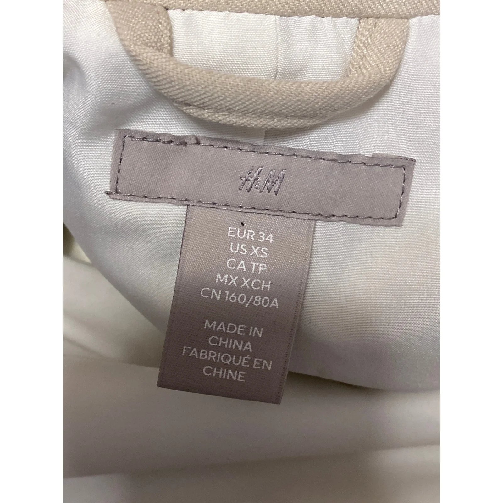 H&M Women's Cream Long Sleeve Notch Lapel One Button Blazer Suit Jacket Size XS - Image 5