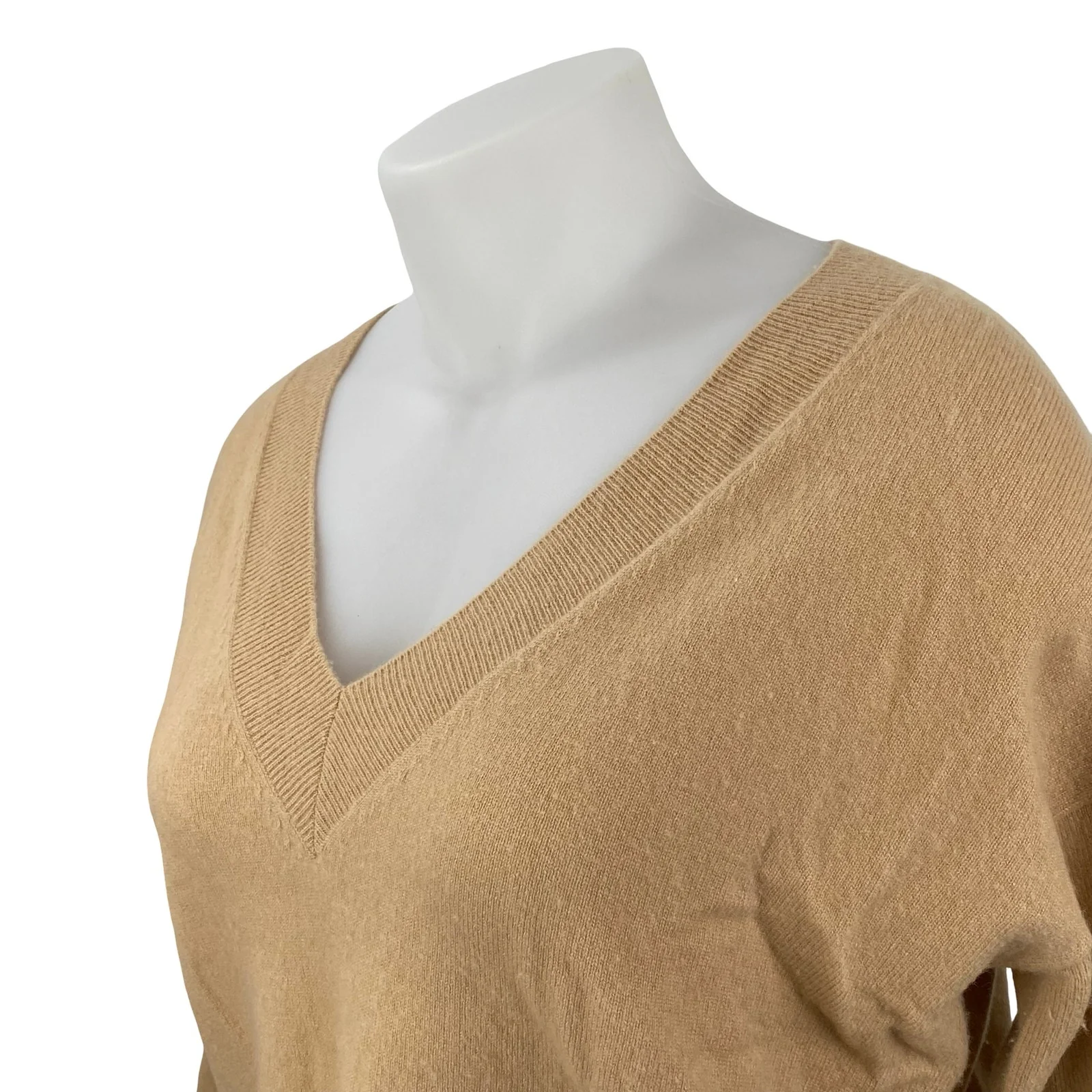 Intermix Elroy 100% Cashmere Women's Beige V Neck Long Sleeve Crop Sweater Top L - Image 2