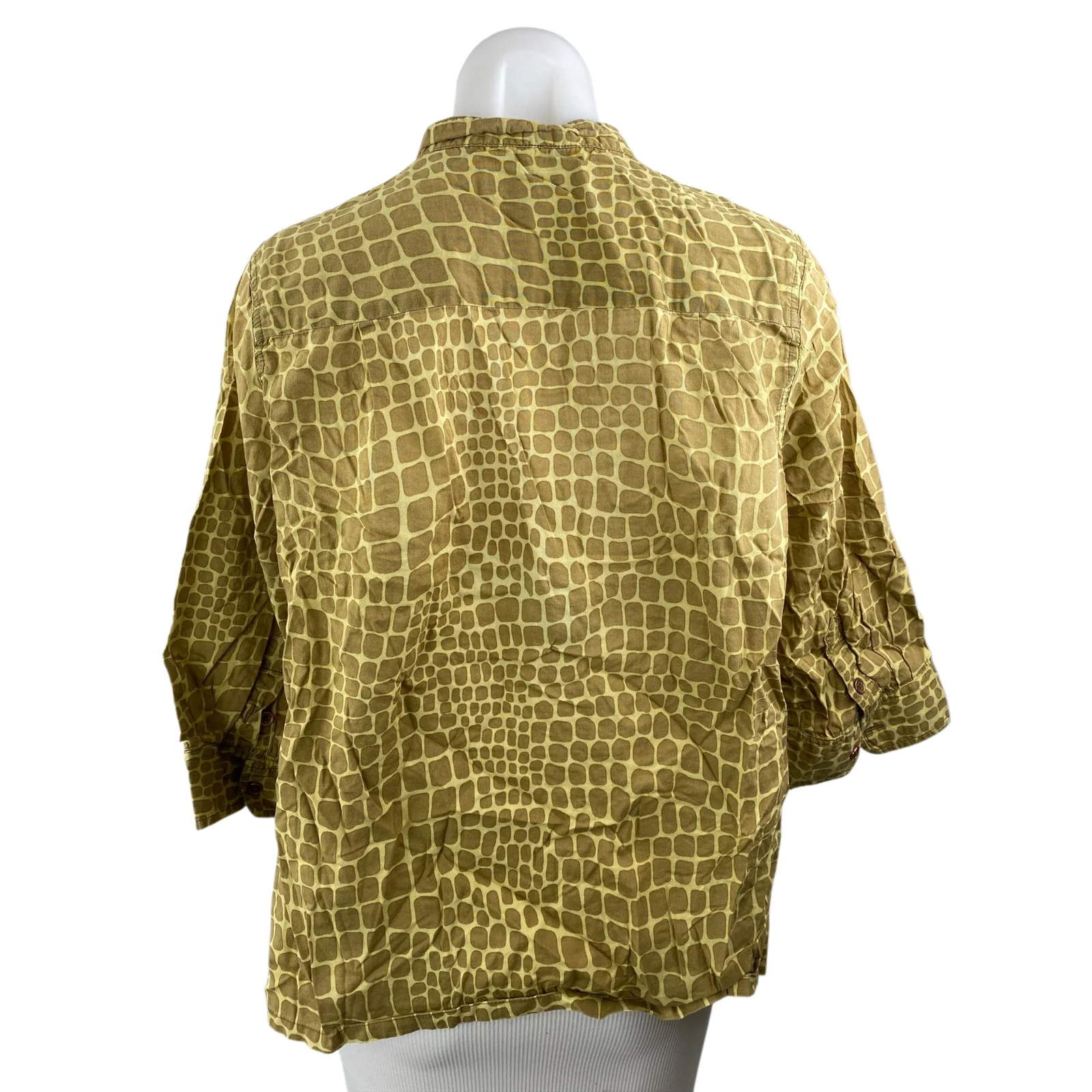 Isaac Mizrahi Live Women's Tan Snakeskin Pintucked Button Up Shirt Top Size L - Image 2