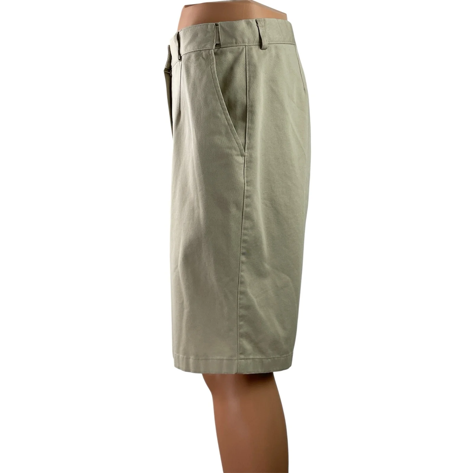 L.L. Bean Men Gray Mid Rise Straight Golf Chino Khaki Bermuda Shorts Size 14 - Image 2
