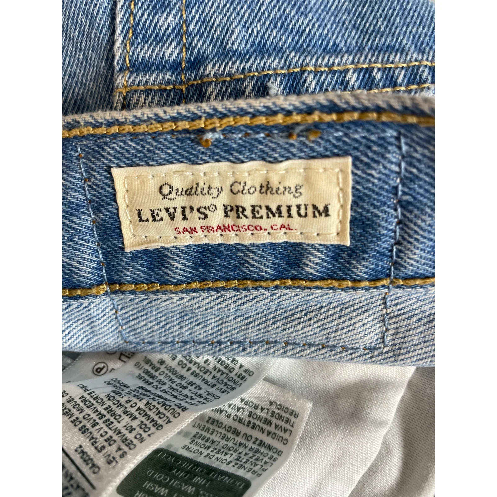 Levi's 501 Women's Blue High Waisted Cut Off Frayed Denim Jean Shorts Size 33 - Image 5